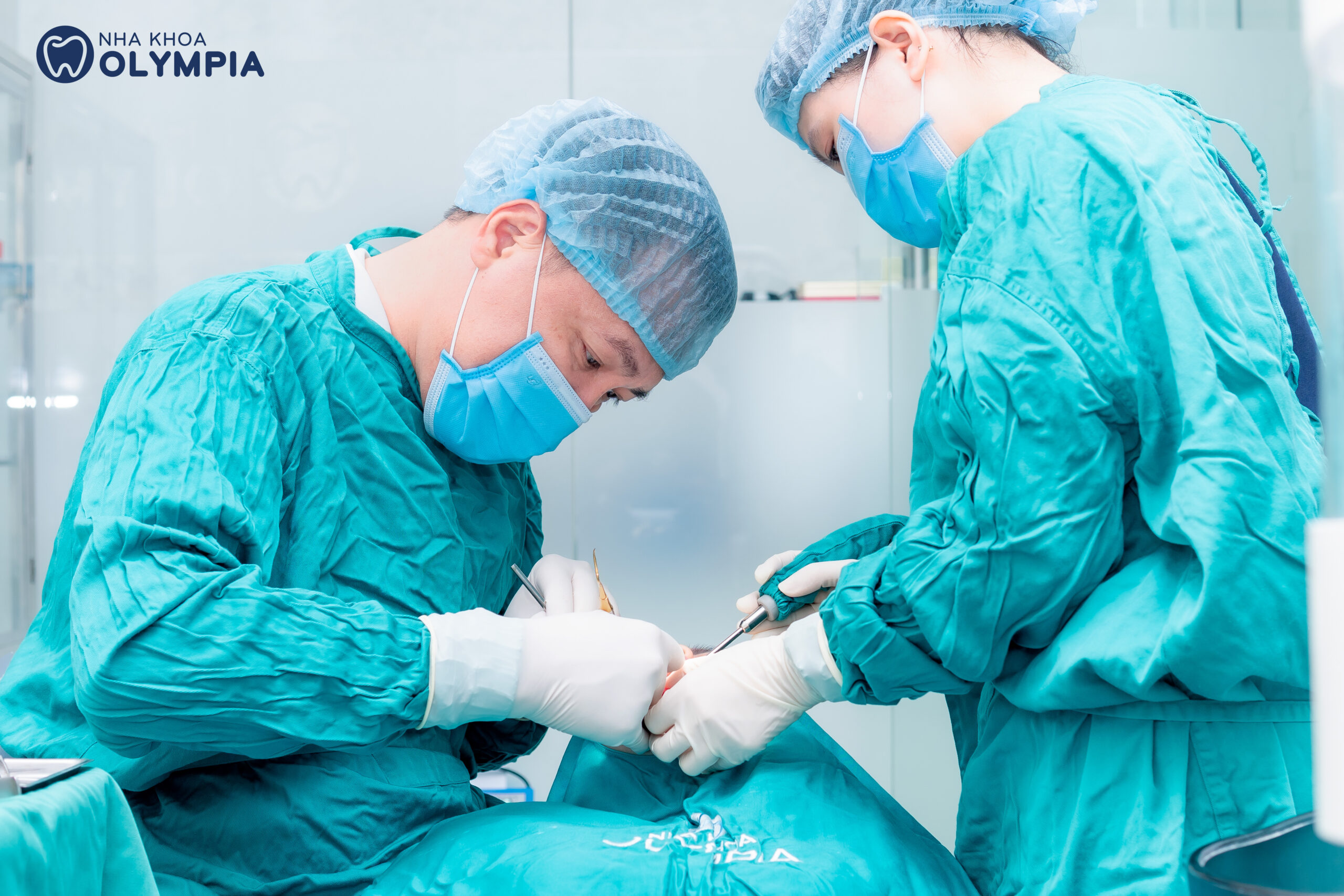 Mỹ (SuperLine): Là sự kết hợp giữa công nghệ Hàn Quốc và tiêu chuẩn FDA khắt khe của Mỹ